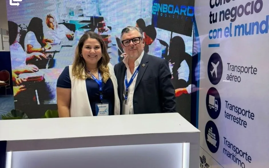 Pablo Martinez, CEO of OnBoard Logistics, with a team member at the OnBoard booth at El Salvador TradeExpo 2026
